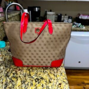 Dooney&Bourke Gretta Career Tote Handbag 12X17
Excellent used condition